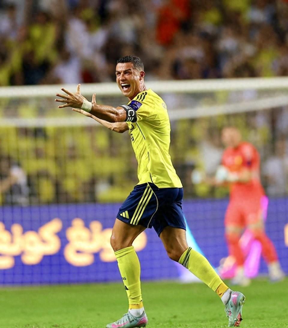 YABO- c罗赛事官方发布突破纪录新规,拜仁争议不断的原因 