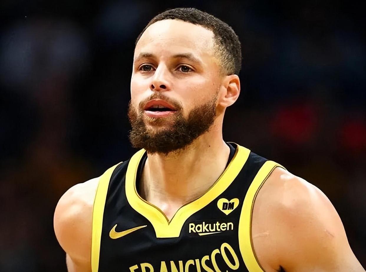 亚博体育-库里回归赛场，回归赛场首场状态亮眼，雄鹿观众沸腾！的简单介绍